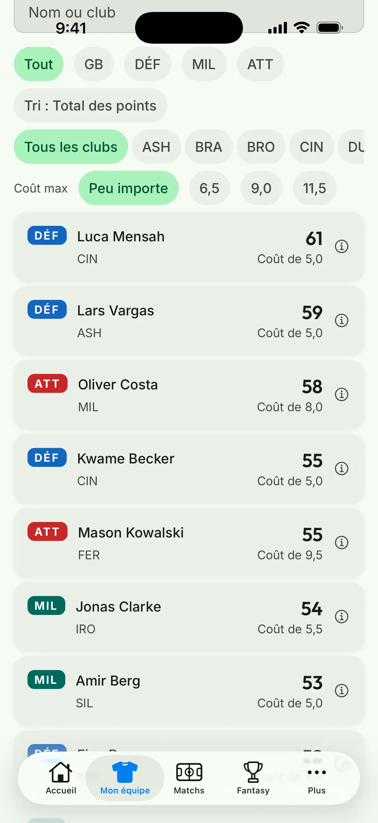 Capture d’écran de l’app : la recherche de joueurs avec filtres par poste, club et budget